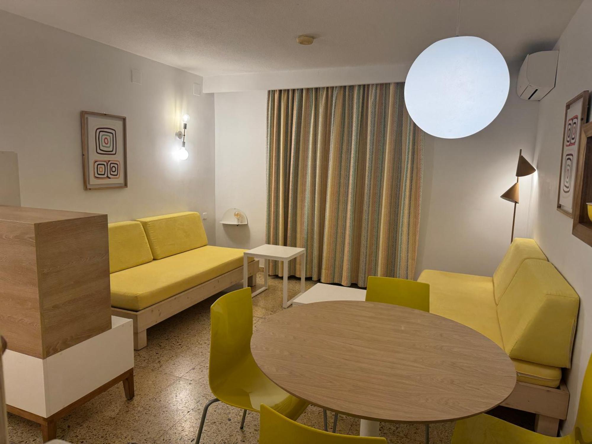 Aparthotel Boutique Poniente Playa Сан-Антоніо Екстер'єр фото
