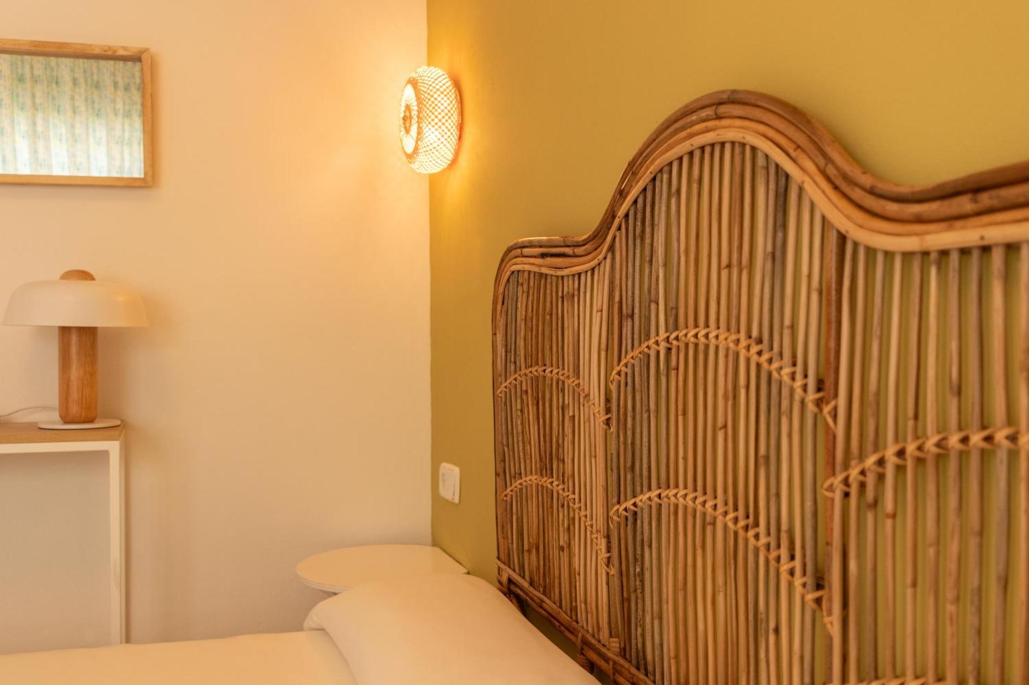 Aparthotel Boutique Poniente Playa Сан-Антоніо Екстер'єр фото